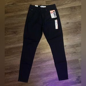 Signature Levi Strauss High Rise Super Skinny size 12